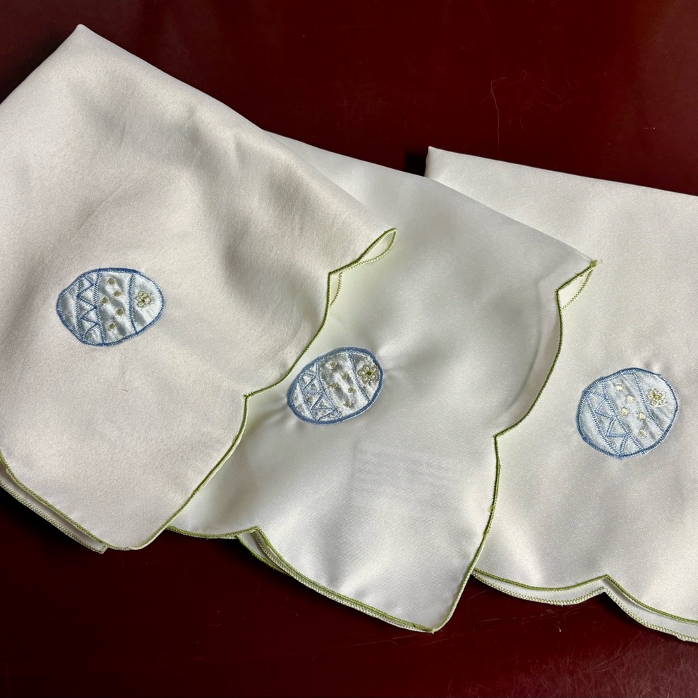 Domestications - set of (3) embroidered, napkins w/ scalloped edges & Easter egg